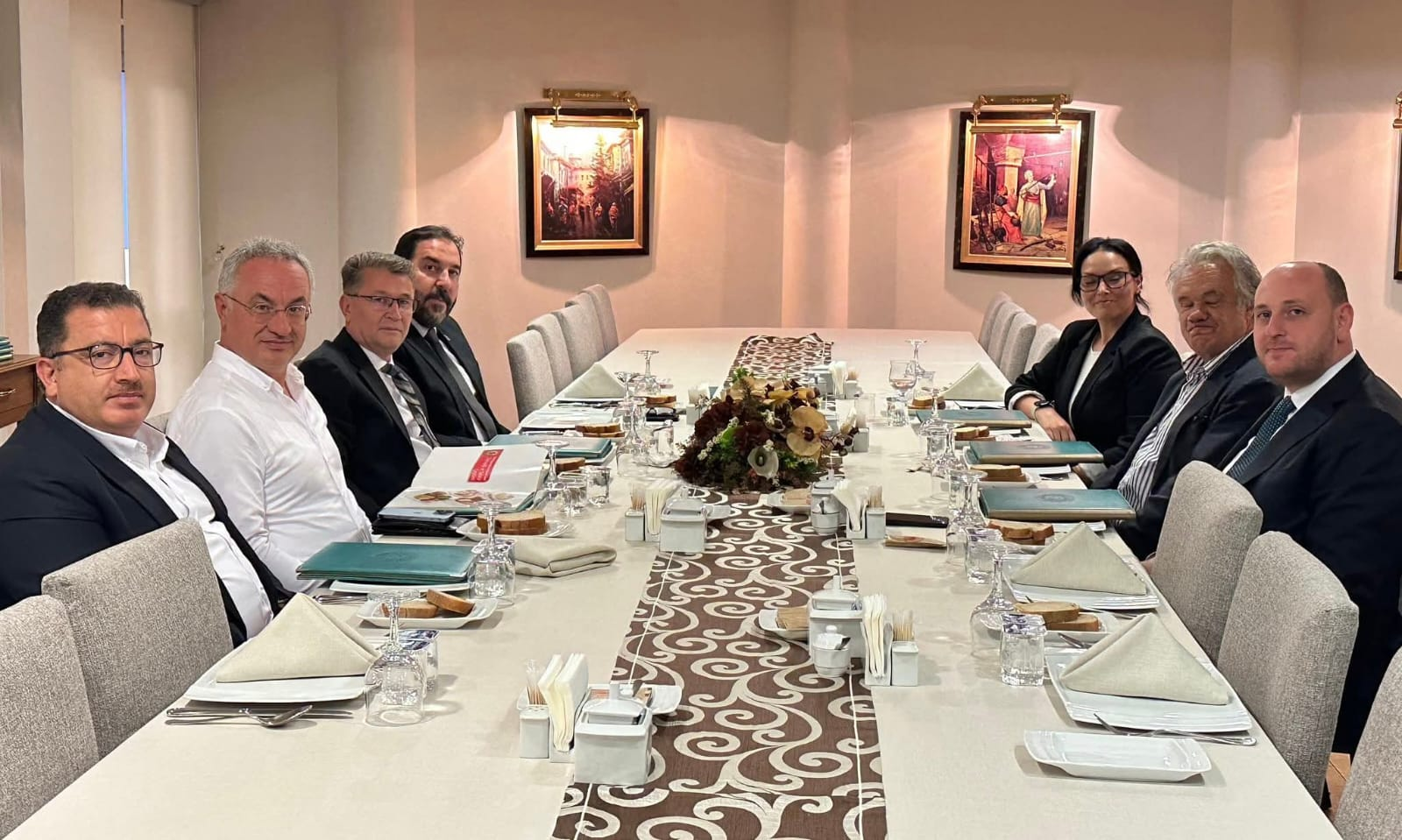 TBMM’de Yalova Çıkarması: “Osmanlı Kaynaklarının Neşrinde Yöntem Birliği” Çalıştayı Değerlendirildi 4 TBMM’de Yalova Çıkarması: “Osmanlı Kaynaklarının Neşrinde Yöntem Birliği” Çalıştayı Değerlendirildi