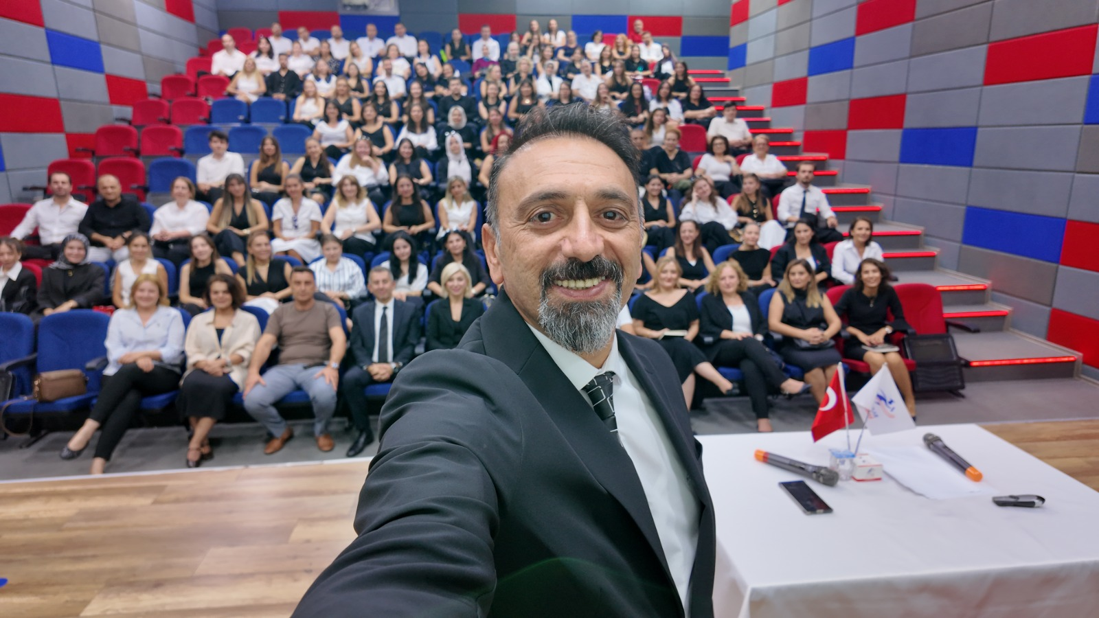 Uzmanlar Koleji 2025-2026 Eğitim Öğretim Dönemi Öğretmen Seminerleri Başladı