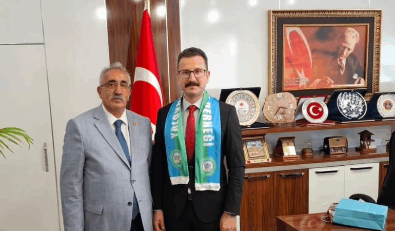 Yalova Rizeliler Derneği’nden Yalova İdare Mahkemesi Başkanı Osman Kaba’ya Ziyaret 6 Yalova Rizeliler Derneği’nden Yalova İdare Mahkemesi Başkanı Osman Kaba’ya Ziyaret