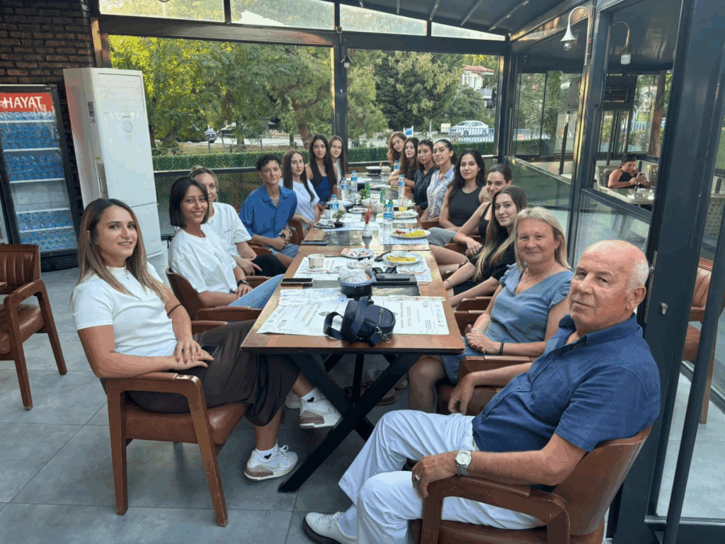 ÇİFTLİKKÖY BELEDİYESİ KADIN VOLEYBOL TAKIMI SEZON HAZIRLIKLARINI SÜRDÜRÜYOR