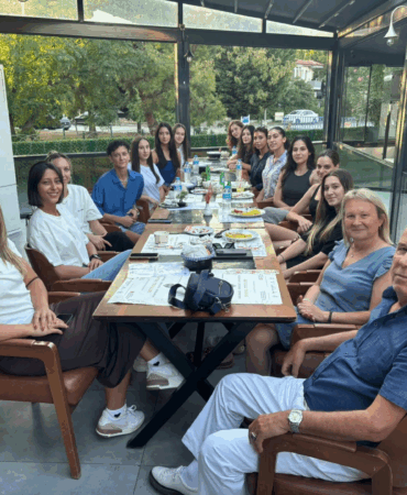 ÇİFTLİKKÖY BELEDİYESİ KADIN VOLEYBOL TAKIMI SEZON HAZIRLIKLARINI SÜRDÜRÜYOR