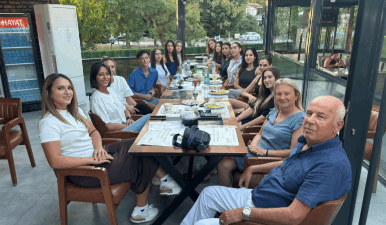 ÇİFTLİKKÖY BELEDİYESİ KADIN VOLEYBOL TAKIMI SEZON HAZIRLIKLARINI SÜRDÜRÜYOR