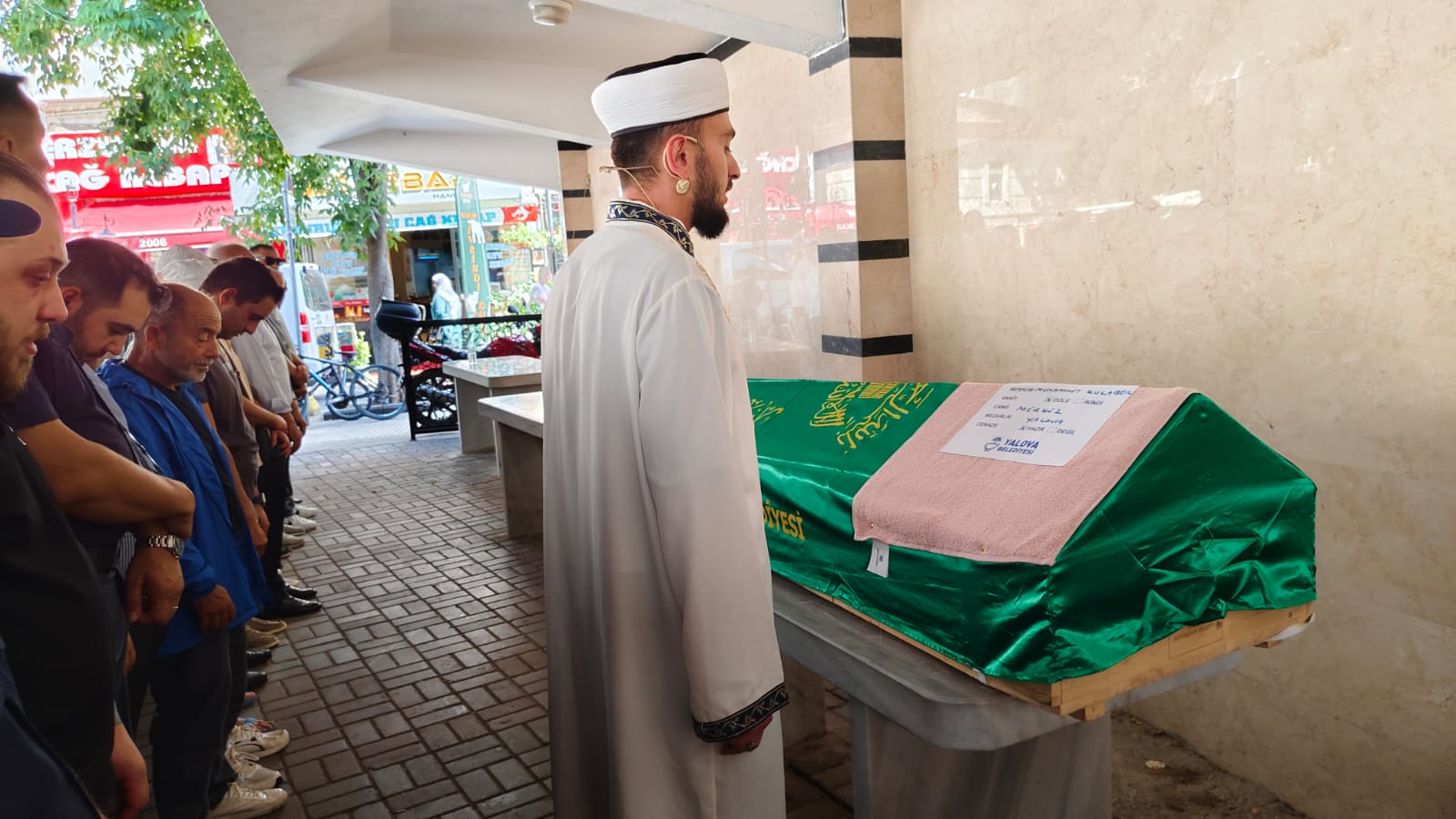 Yalova’nın Sevilen İsmi Muhammet Kulaber Son Yolculuğuna Uğurlandı