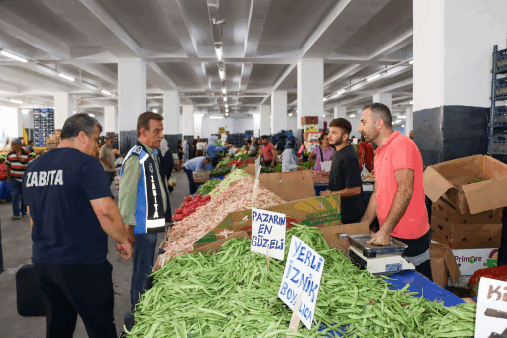 YALOVA BELEDİYESİ’NDEN PAZARYERLERİNDE SIKI DENETİM