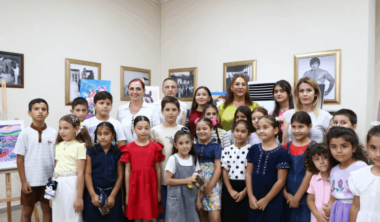 ÇİFTLİKKÖY’ÜN MİNİK RESSAMLARI ESERLERİNİ SERGİLEDİ