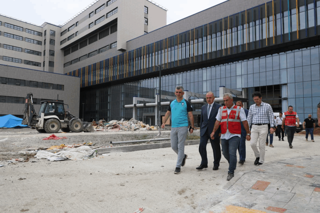 Vali Erol, Ordu Şehir Hastanesi İnşaatında İncelemelerde Bulundu