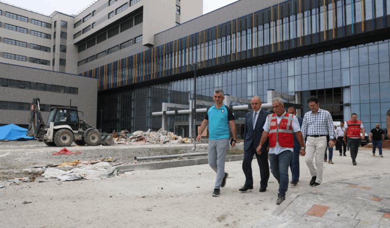 Vali Erol, Ordu Şehir Hastanesi İnşaatında İncelemelerde Bulundu