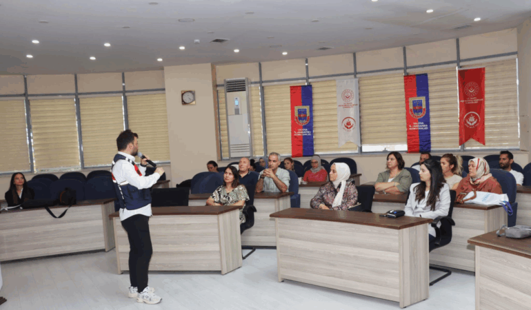 Yalova’da “Akran Zorbalığı ve Siber Zorbalık” Söyleşisi Düzenlendi