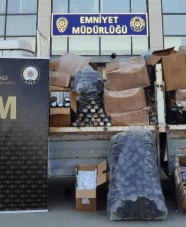 Yalova’da Kaçakçılık Operasyonu: Binlerce Makaron, Nargile Tütünü ve Elektronik Eşya Ele Geçirildi