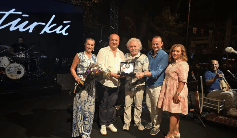 Çınarcık’ta 18. Altın Çınar Festivali Coşkusu 6 Çınarcık’ta 18. Altın Çınar Festivali Coşkusu