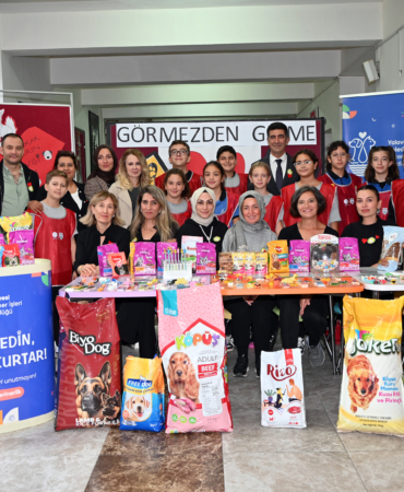 ÖĞRENCİLERDEN SOKAK CANLARINA ANLAMLI DESTEK