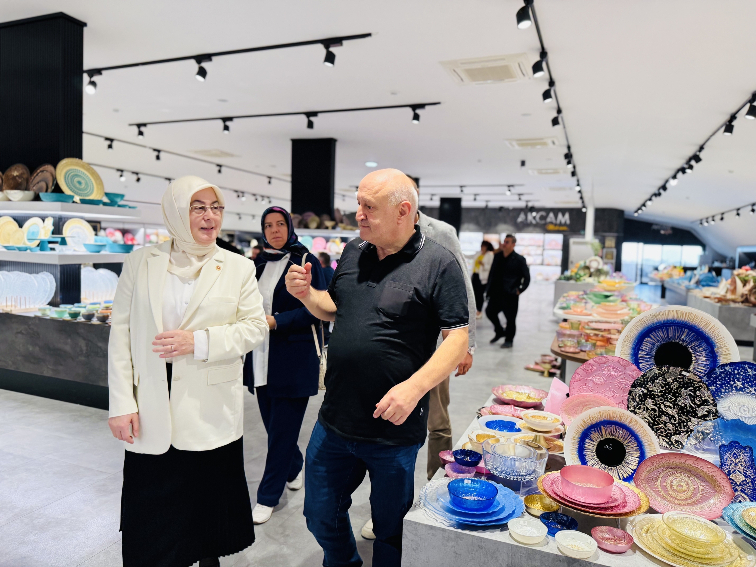 AK Parti Yalova Milletvekili Meliha Akyol’dan Pendik’te Ziyaretler