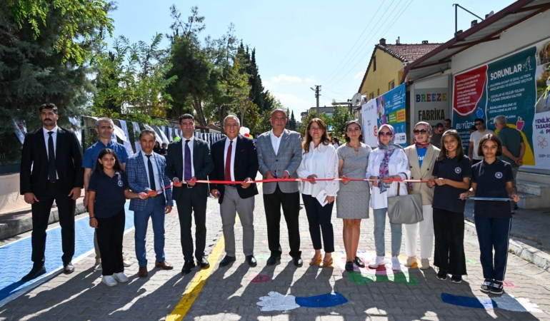 YALOVA’NIN İLK ÇOCUK DOSTU SOKAĞI AÇILDI 1 YALOVA’NIN İLK ÇOCUK DOSTU SOKAĞI AÇILDI
