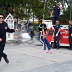 YALOVA’DA MİNİK İTFAİYECİLER ETKİNLİĞİ YOĞUN İLGİ GÖRDÜ 13 YALOVA’DA MİNİK İTFAİYECİLER ETKİNLİĞİ YOĞUN İLGİ GÖRDÜ