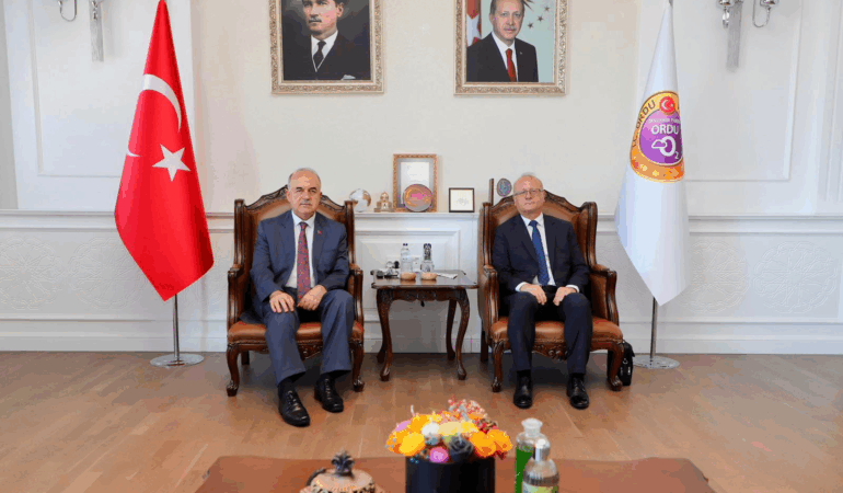 İçişleri Bakanlığı EYP ile Mücadele Koordine Müdürü Kıdemli Albay Ömer Karabulut’tan Ordu Valisi Muammer Erol’a Ziyaret 9 İçişleri Bakanlığı EYP ile Mücadele Koordine Müdürü Kıdemli Albay Ömer Karabulut’tan Ordu Valisi Muammer Erol’a Ziyaret