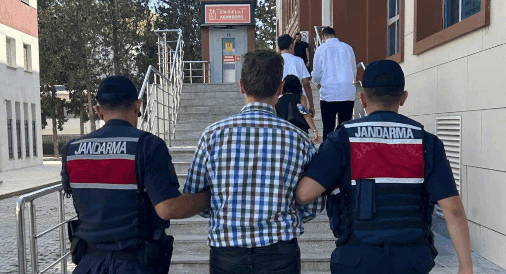 Yalova’da FETÖ Üyesi Yakalandı: 12 Yıl 6 Ay Kesinleşmiş Hapis Cezası Bulunan Şahıs Tutuklandı