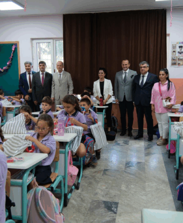 Çiftlikköy’de İlk Ders Zili Çaldı