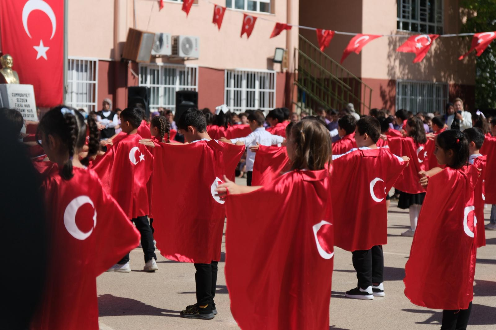 Çiftlikköy’de İlk Ders Zili Çaldı