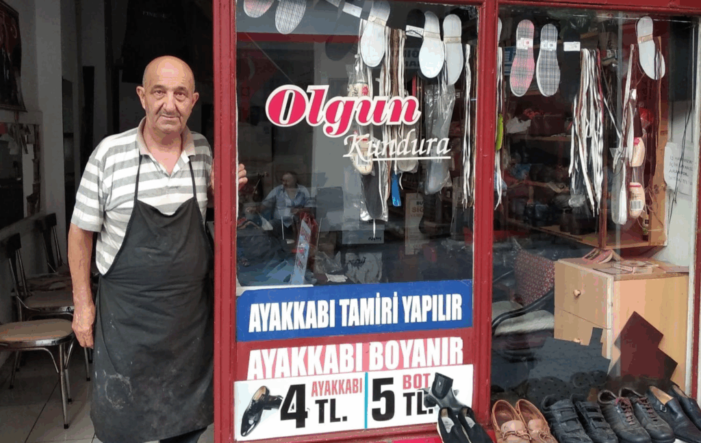 Yalova’nın Tanınmış Siması Ayakkabı Tamircisi Hamdi Olgun Ebediyete Uğurlandı