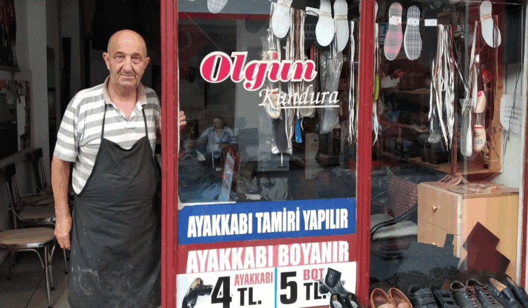 Yalova’nın Tanınmış Siması Ayakkabı Tamircisi Hamdi Olgun Ebediyete Uğurlandı