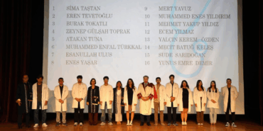 Yalova Üniversitesi Tıp Fakültesi Öğrencileri Beyaz Önlüklerini Giydi