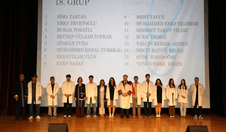 Yalova Üniversitesi Tıp Fakültesi Öğrencileri Beyaz Önlüklerini Giydi