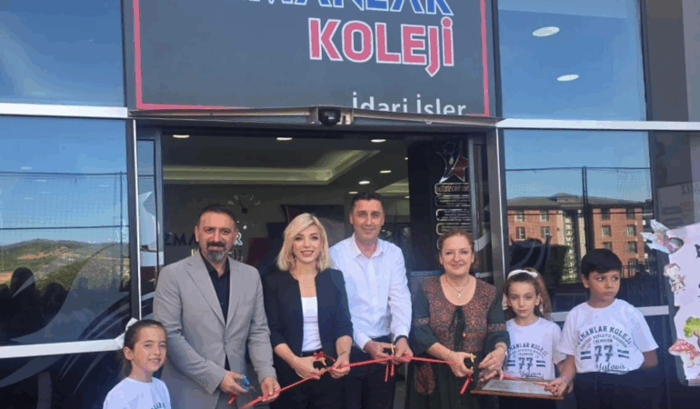 İlkokulun Uzmanlarından “Ben Okudum Çok Beğendim, Sen de Okur musun?” Resim Sergisi Açıldı 1 İlkokulun Uzmanlarından “Ben Okudum Çok Beğendim, Sen de Okur musun?” Resim Sergisi Açıldı