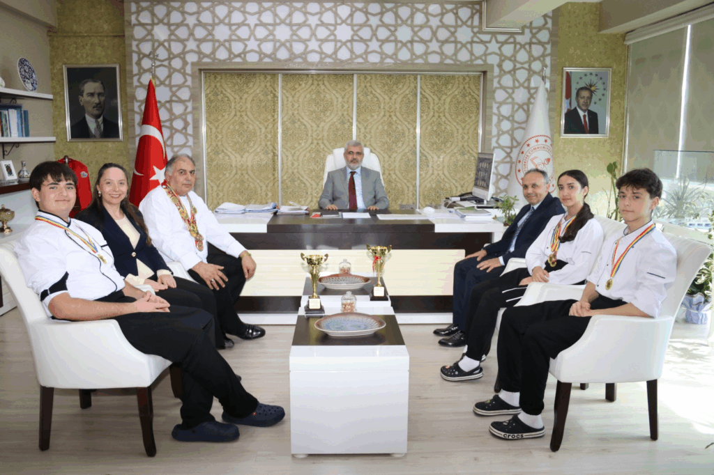 Yalovalı Öğrenciler Romanya’dan Madalyalarla Döndü