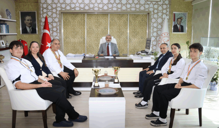 Yalovalı Öğrenciler Romanya’dan Madalyalarla Döndü
