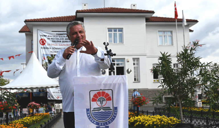 Yalova Kent Meydanı’nda “Avrupa” Esintisi: Başkan Gürel, Hareketlilik Haftası Coşkusuna Katıldı 6 Yalova Kent Meydanı’nda “Avrupa” Esintisi: Başkan Gürel, Hareketlilik Haftası Coşkusuna Katıldı
