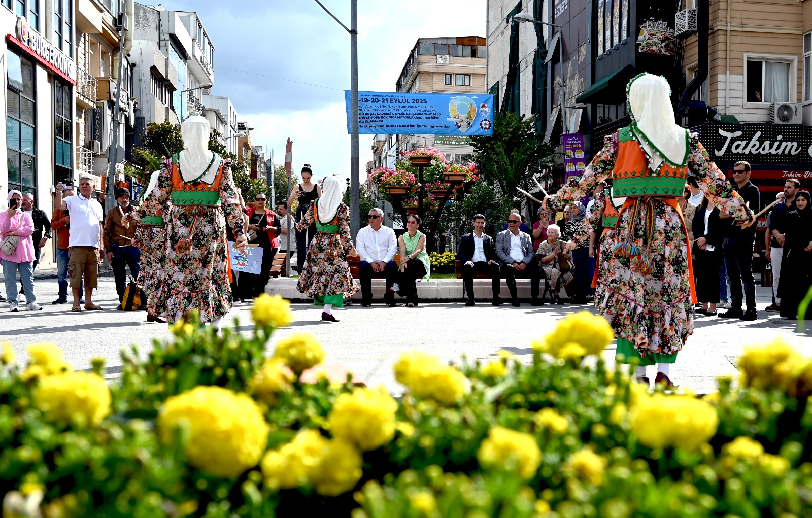 Yalova Kent Meydanı’nda “Avrupa” Esintisi: Başkan Gürel, Hareketlilik Haftası Coşkusuna Katıldı