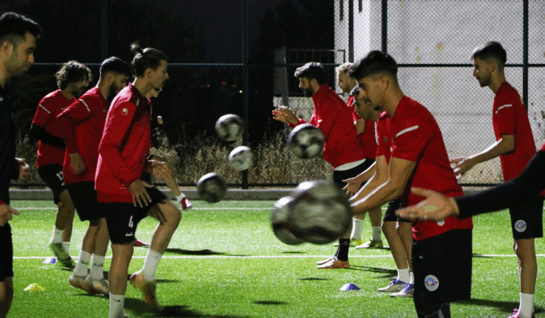 ÇİFTLİKKÖY BELEDİYESPOR’DA ANTRENMANLAR BAŞLADI 6 ÇİFTLİKKÖY BELEDİYESPOR’DA ANTRENMANLAR BAŞLADI