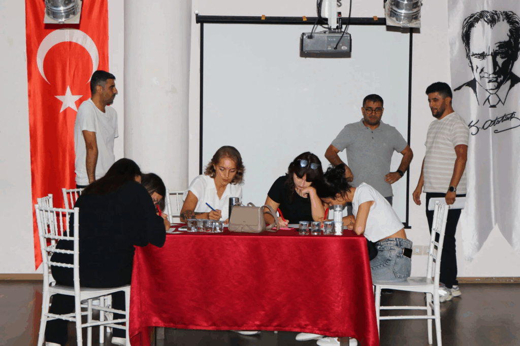 ÇİFTLİKKÖYLÜLER, İSTİHDAM OFİSİ’YLE İŞ SAHİBİ OLUYOR