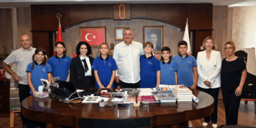 ÖĞRENCİLER YALOVA’NIN ENDEMİK BİTKİLERİNE SAHİP ÇIKIYOR