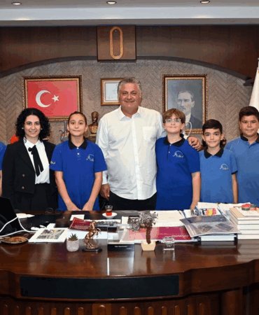 ÖĞRENCİLER YALOVA’NIN ENDEMİK BİTKİLERİNE SAHİP ÇIKIYOR