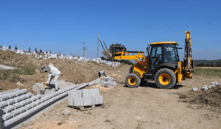 Yalova Paşakent Mezarlığı’nda Genişletme ve İstinat Duvarı Çalışmaları Başladı