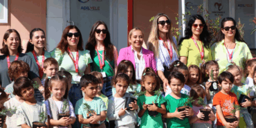 ÇİFTLİKKÖY’DE MİNİK YÜREKLER İLK FİDANLARINI DİKTİ