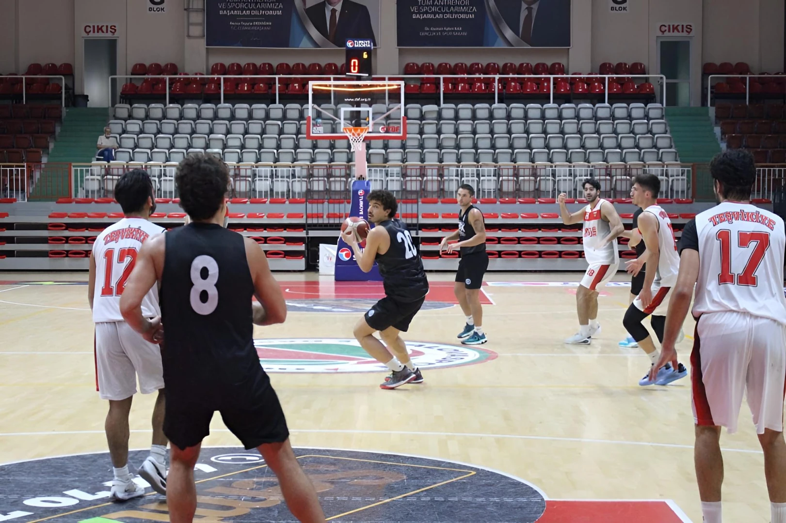 ÇİFTLİKKÖY BELEDİYE BASKETBOLDA SEZONU AÇTI