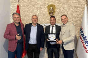 Altın Çınar Festivali’nde İş İnsanlarına Plaket