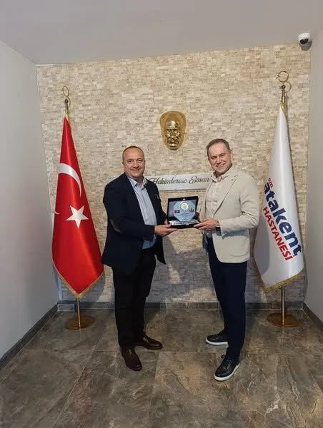 Altın Çınar Festivali’nde İş İnsanlarına Plaket