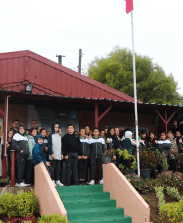 ÇİFTLİKKÖY’ÜN PARKLARI ÖĞRENCİLERİN FİDANLARIYLA RENKLENECEK