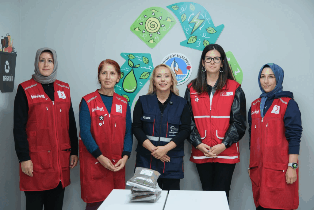 GIDA İSRAFINA DİKKAT ÇEKMEK İÇİN KOMPOST ÜRETTİLER