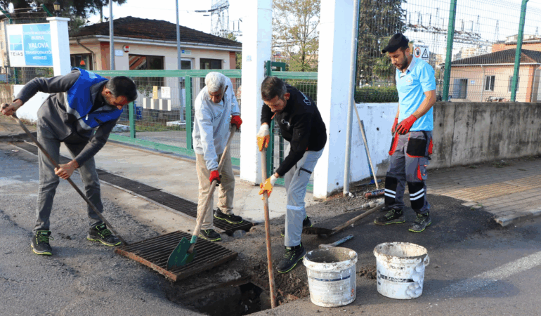 ÇİFTLİKKÖY’DE MAZGAL VE RÖGAR TEMİZLİKLERİ YAPILIYOR