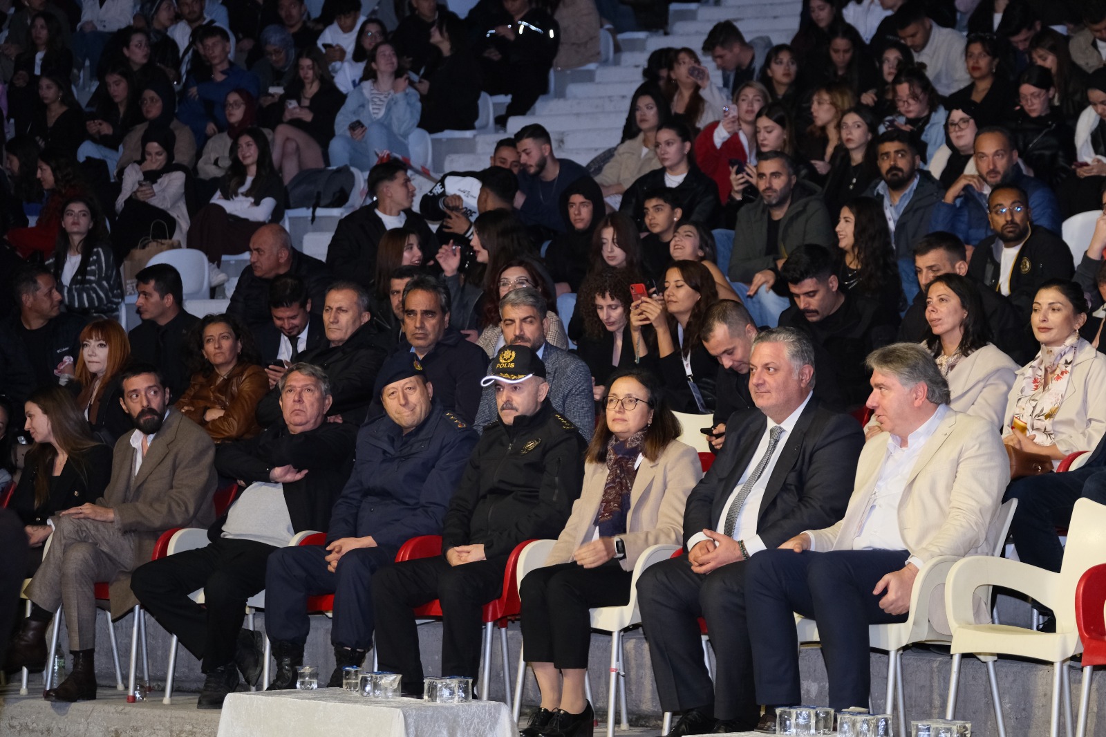 2.ULUSLARARASI YALOVA FİLM FESTİVALİ SİNEMA TUTKUNLARINA KAPILARINI AÇTI 5 2.ULUSLARARASI YALOVA FİLM FESTİVALİ SİNEMA TUTKUNLARINA KAPILARINI AÇTI