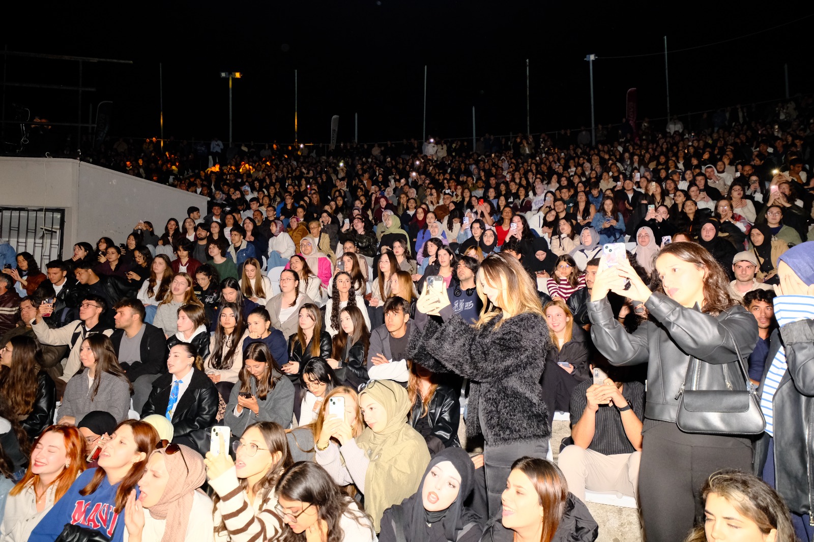 2.ULUSLARARASI YALOVA FİLM FESTİVALİ SİNEMA TUTKUNLARINA KAPILARINI AÇTI