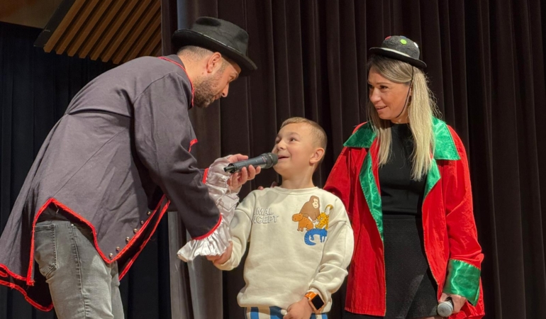 ÇOCUKLAR ‘MAKARİNO’ İLE EĞLENDİ