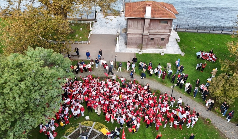 YÜRÜYEN KÖŞK’TE CUMHURİYET BAYRAMI YOĞUNLUĞU 1 YÜRÜYEN KÖŞK’TE CUMHURİYET BAYRAMI YOĞUNLUĞU