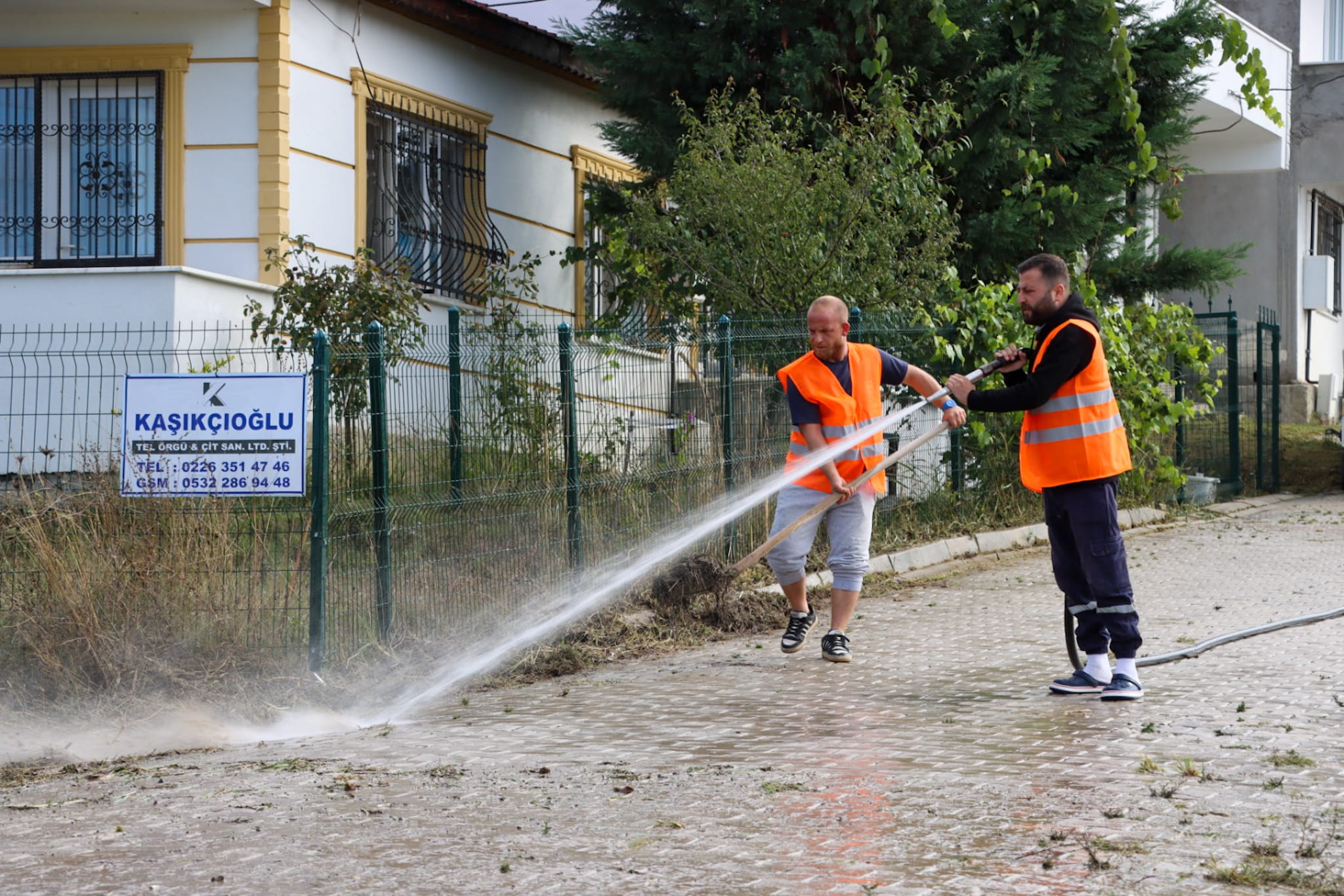 SEYRANTEPE MAHALLESİ’NDE KAPSAMLI TEMİZLİK ÇALIŞMASI