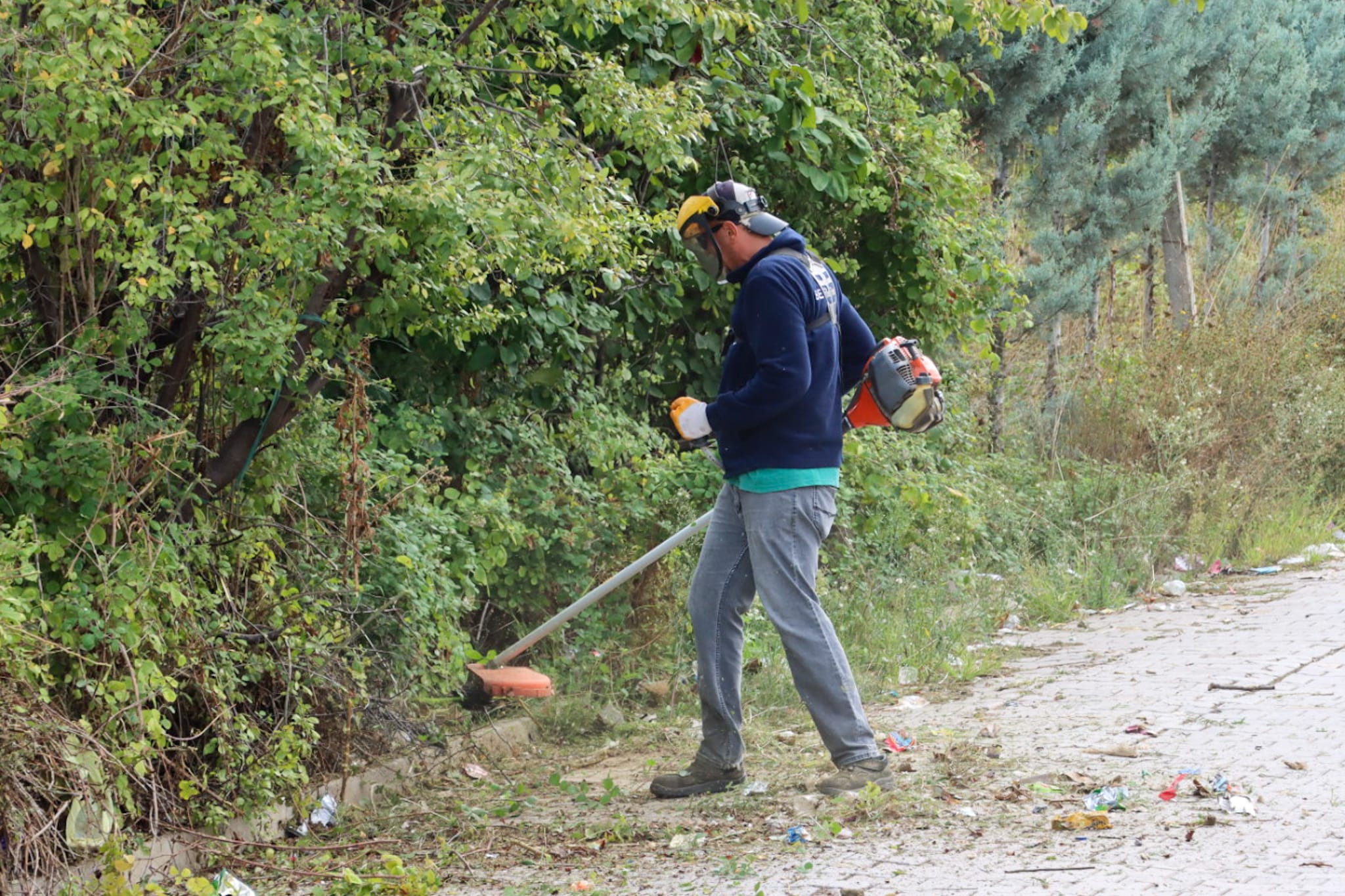 SEYRANTEPE MAHALLESİ’NDE KAPSAMLI TEMİZLİK ÇALIŞMASI