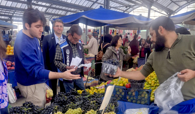 YALOVA BELEDİYESİ’NDEN PAZAR YERLERİ VE MARKETLERE SIKI DENETİM